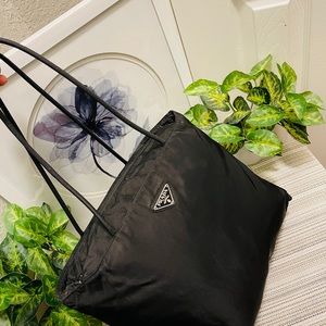 AUTHENTIC PRADA BAG✨✨